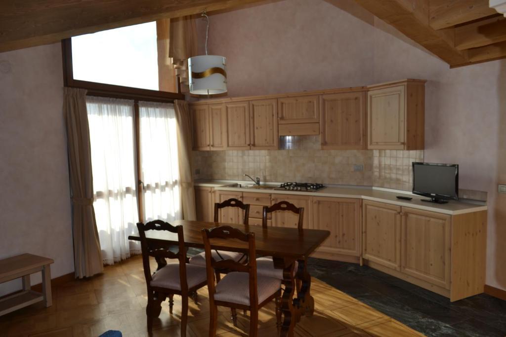Casa Vacanza La Rocca Chiesa in Valmalenco Phòng bức ảnh